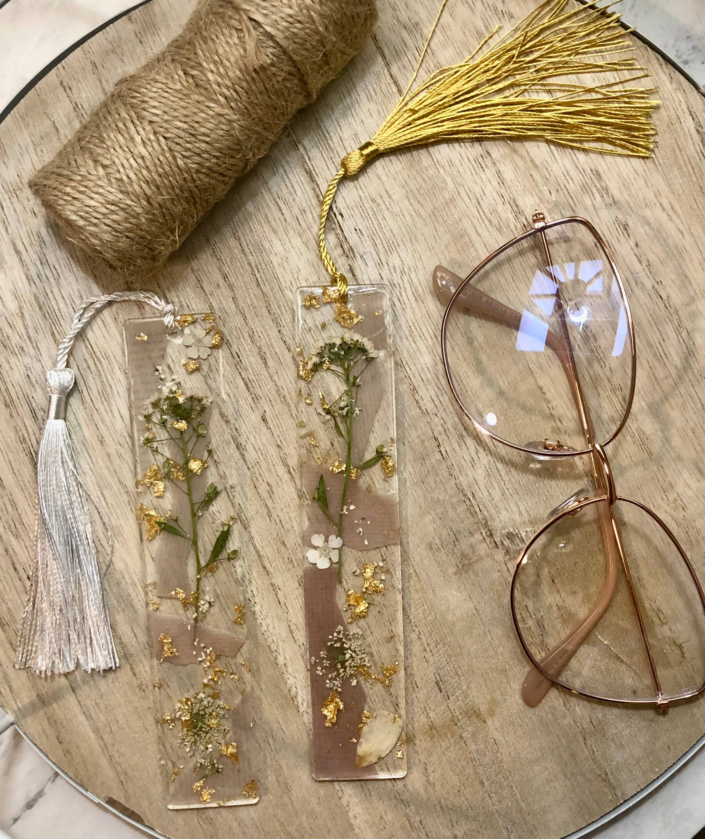 Vintage Floral Resin Bookmark: Gold