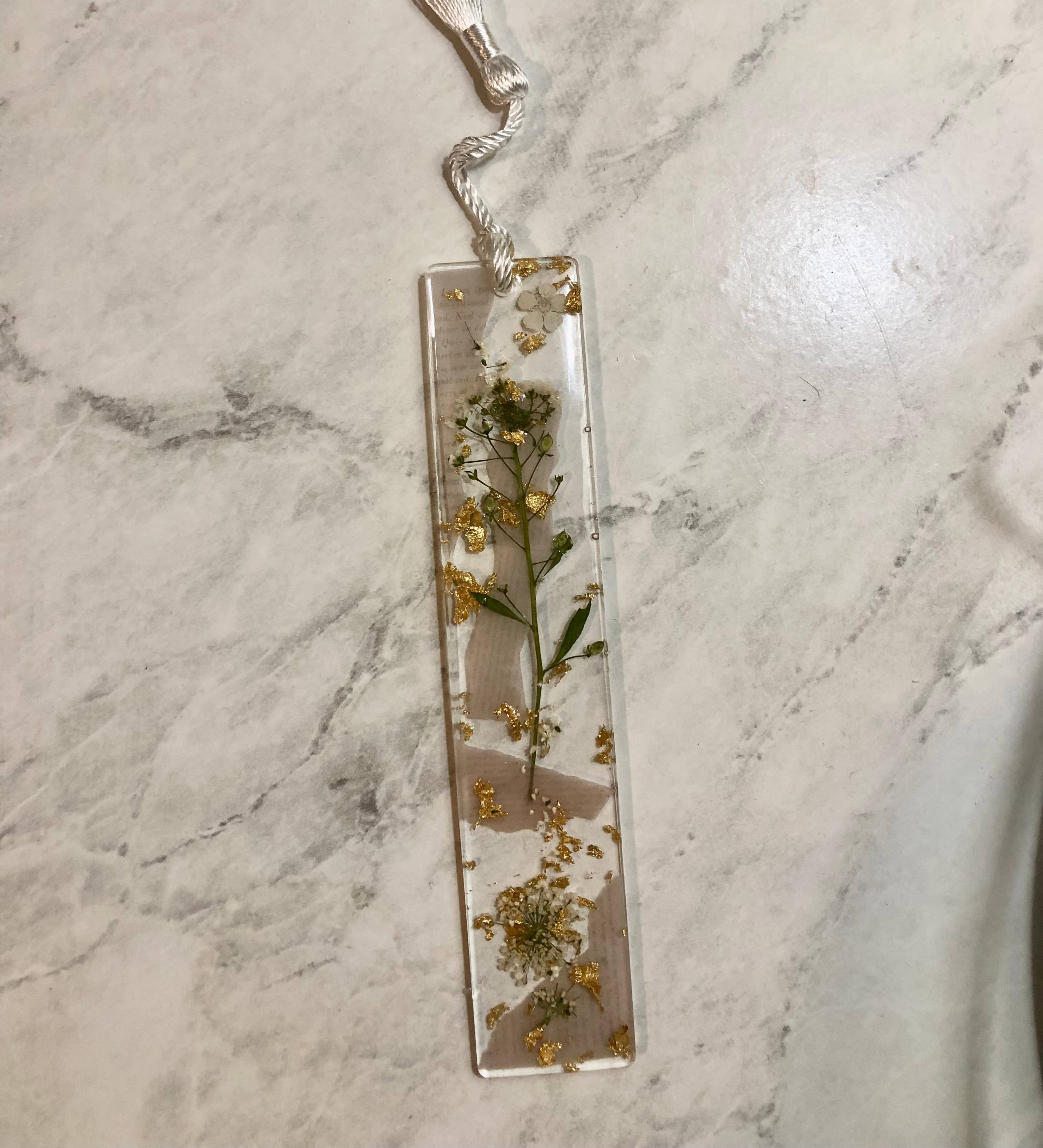 Vintage Floral Resin Bookmark: Gold
